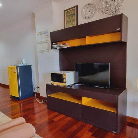 Hua Hin Baanklang Condo By Petch Exterior photo