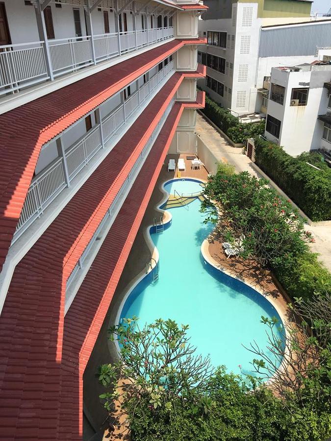 Hua Hin Baanklang Condo By Petch Exterior photo